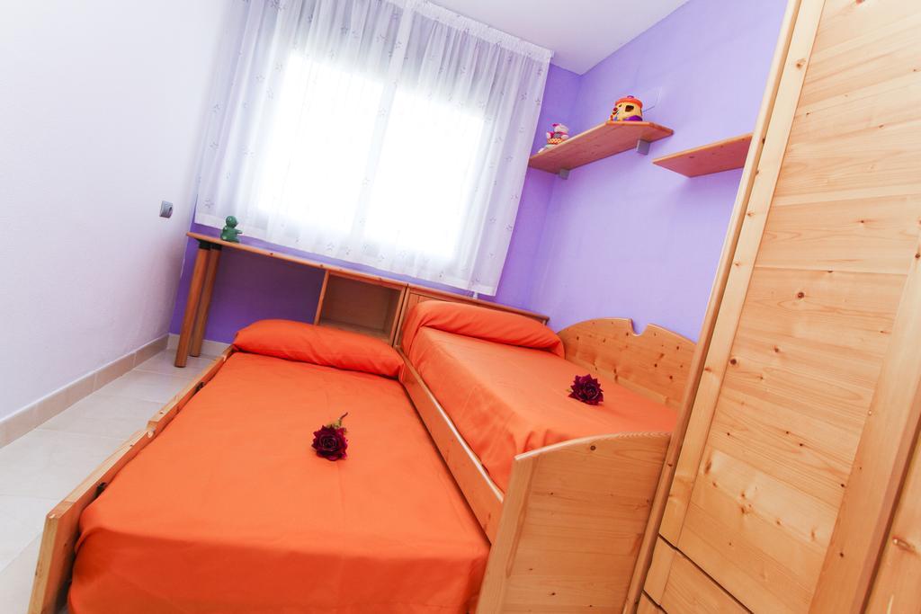J Tramuntana Planet Costa Dorada Apartman Salou Szoba fotó