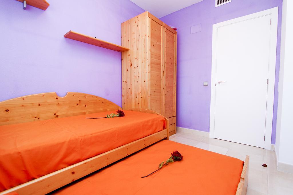 J Tramuntana Planet Costa Dorada Apartman Salou Szoba fotó