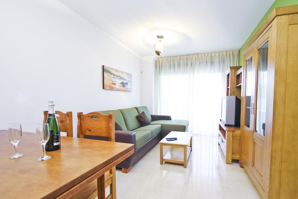 J Tramuntana Planet Costa Dorada Apartman Salou Szoba fotó