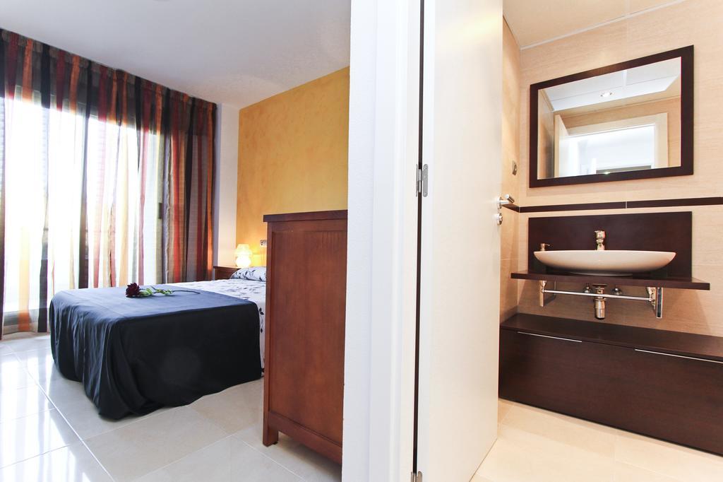 J Tramuntana Planet Costa Dorada Apartman Salou Szoba fotó